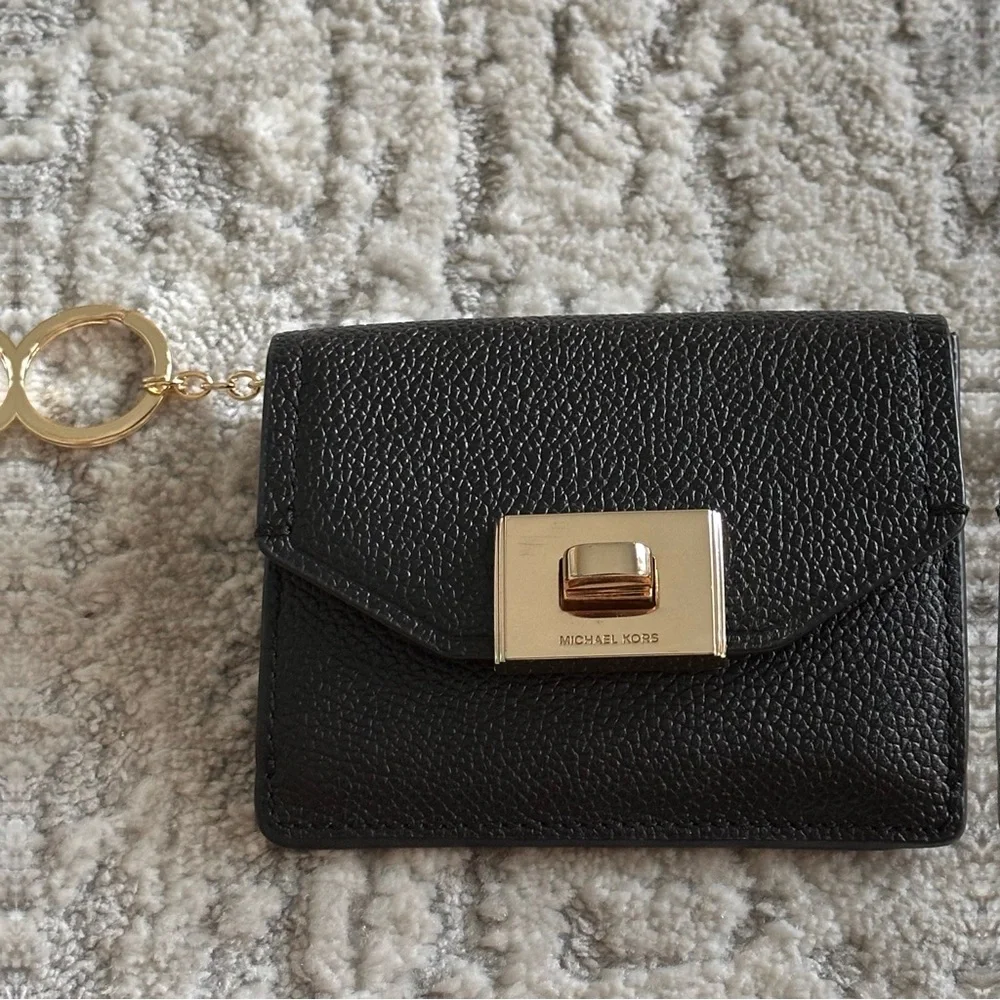 NWOT Michael Kors “Cassie” Key Chain Wallet - Picture 4 of 10